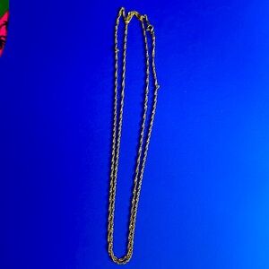 Long gold chain can be layered